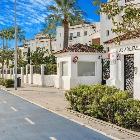 Adelfas By Finest Apartament