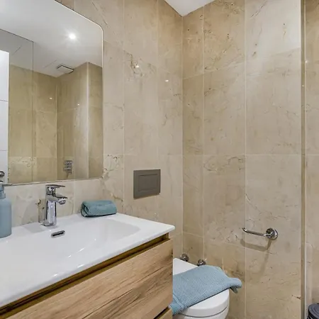 Adelfas By Finest Apartament