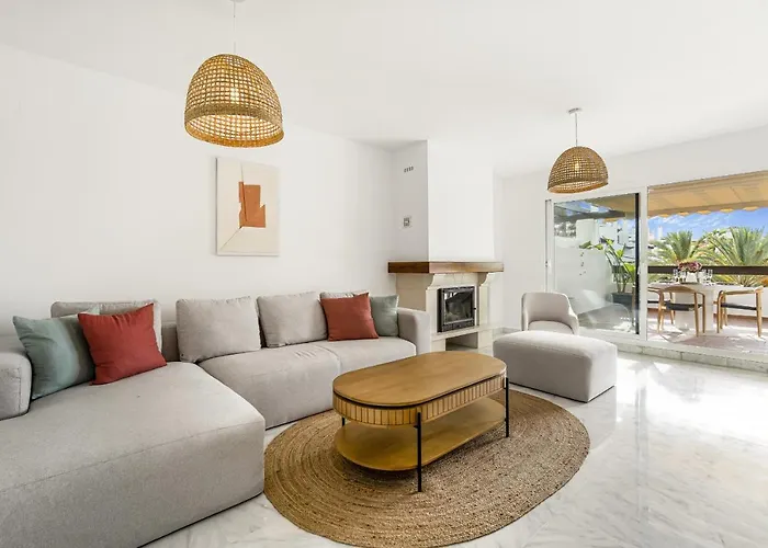 Apartment Adelfas By Finest