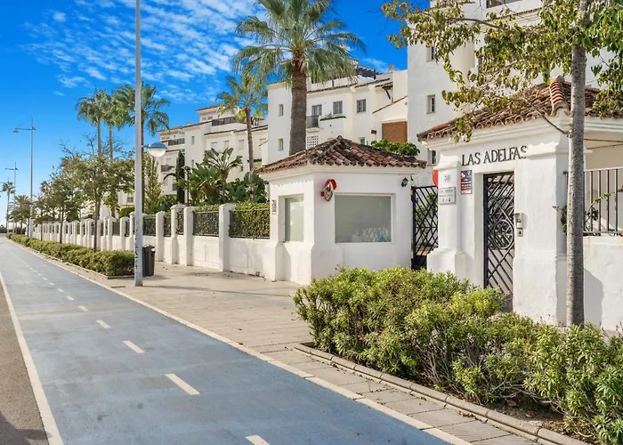 Adelfas By Finest Apartment
